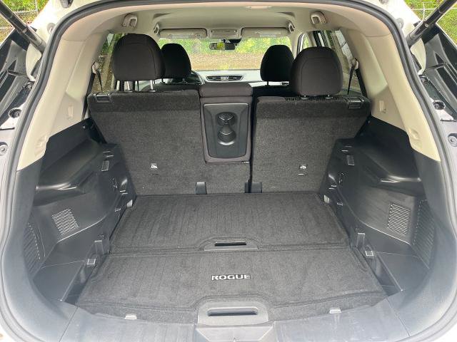 Used 2019 Nissan Rogue SV w/ Premium Package FWD image 20