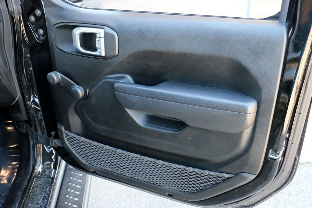 Used 2022 Jeep Wrangler Sport image 28