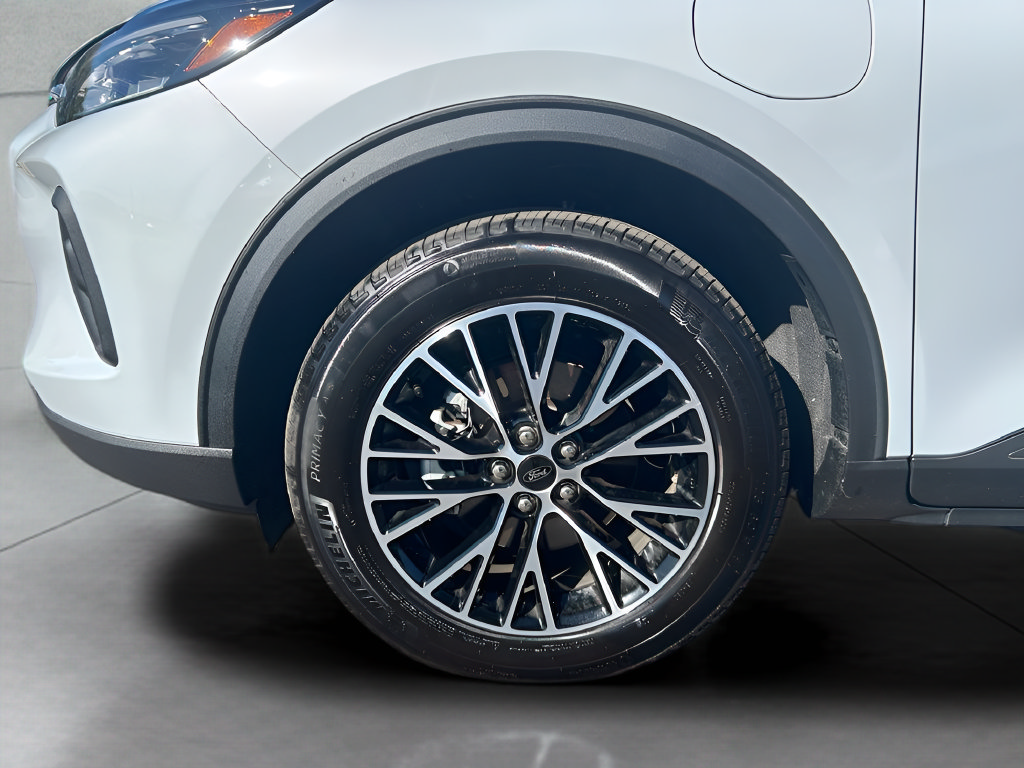 Certified 2025 Ford Escape SE FWD image 26