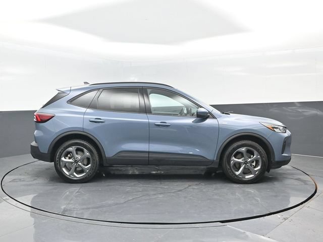 Certified 2025 Ford Escape ST-Line Select AWD/4WD image 3