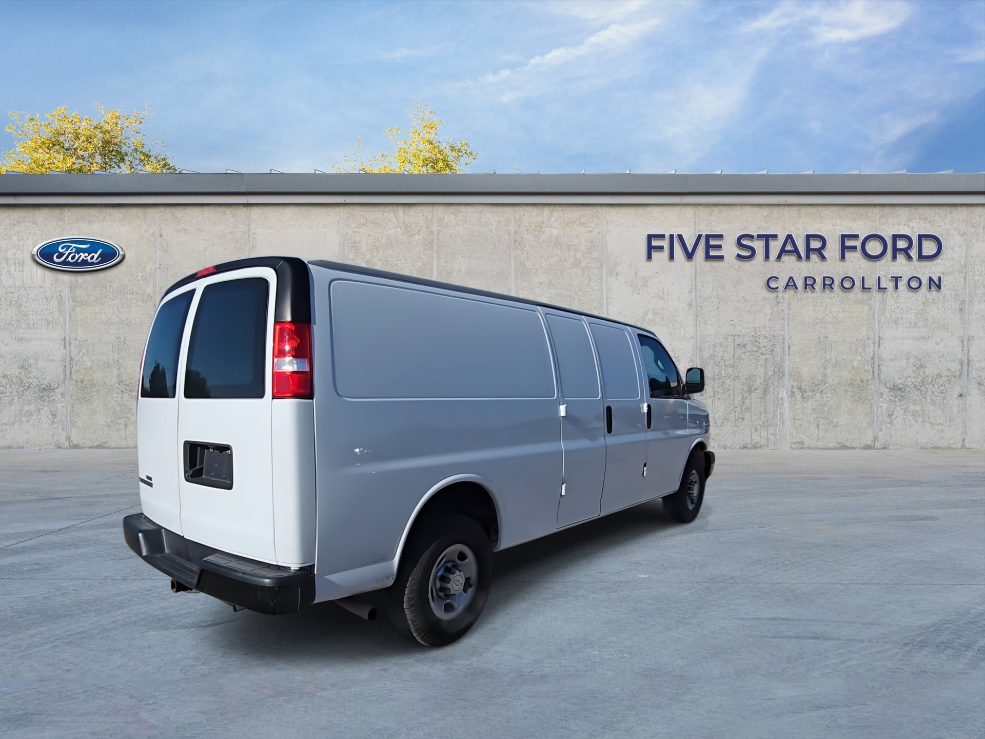 Used 2021 Chevrolet Express 2500 Extended w/ Driver Convenience Package image 9