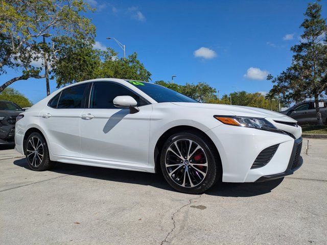 Used 2020 Toyota Camry SE image 7