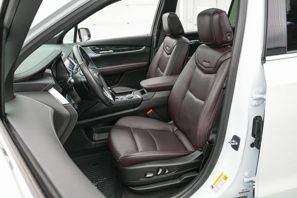 Used 2024 Cadillac XT6 Premium Luxury w/ Technology Package image 13