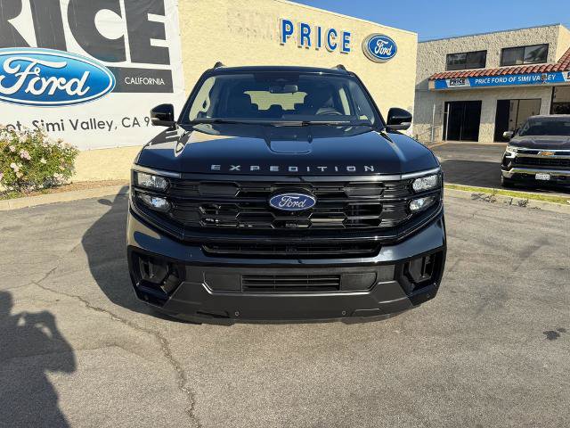 Certified 2025 Ford Expedition Active AWD/4WD image 2