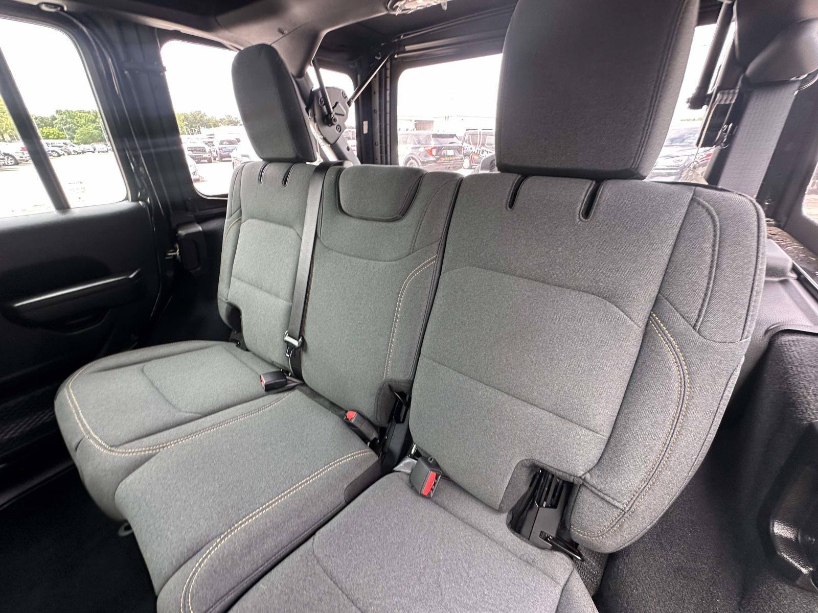 Used 2024 Jeep Wrangler Unlimited Sport AWD/4WD image 27
