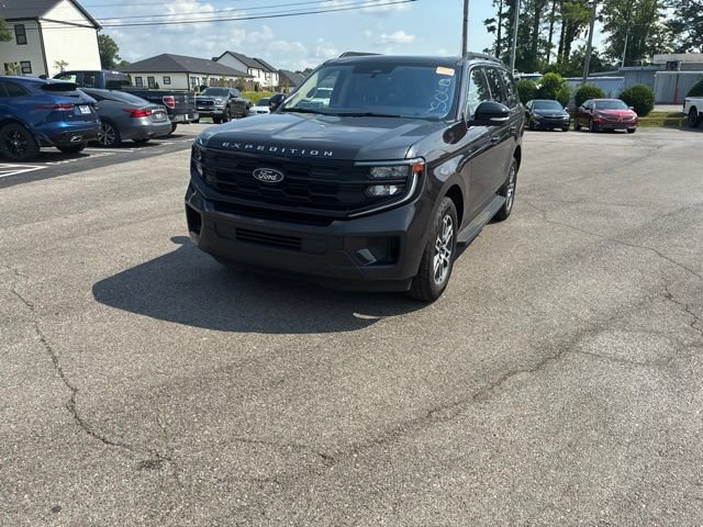 Certified 2025 Ford Expedition Active AWD/4WD image 10