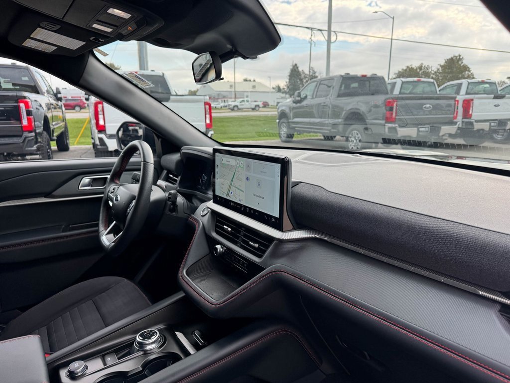 Certified 2025 Ford Explorer ST-Line w/ ST-Line Street Pack image 21