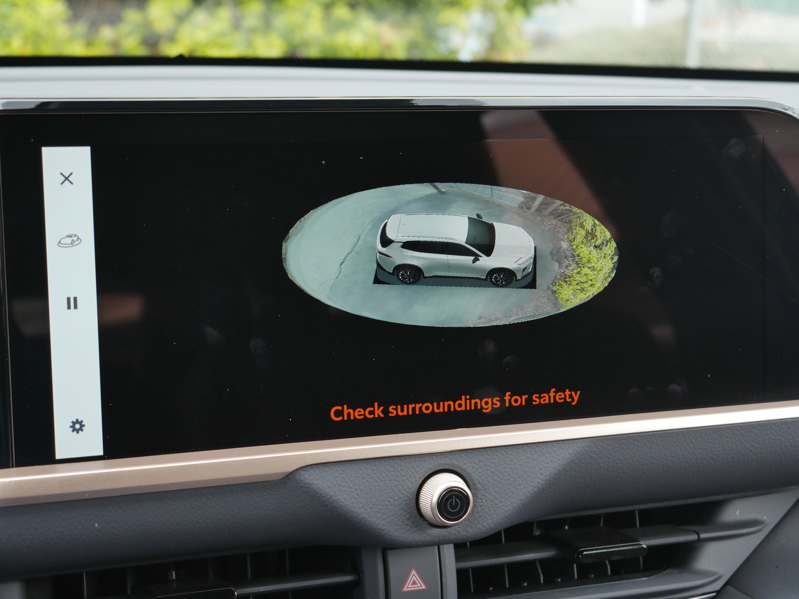 Used 2025 Toyota Crown Signia w/ Advanced Technology Package image 16