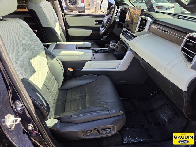 Used 2023 Toyota Sequoia Capstone AWD/4WD image 17