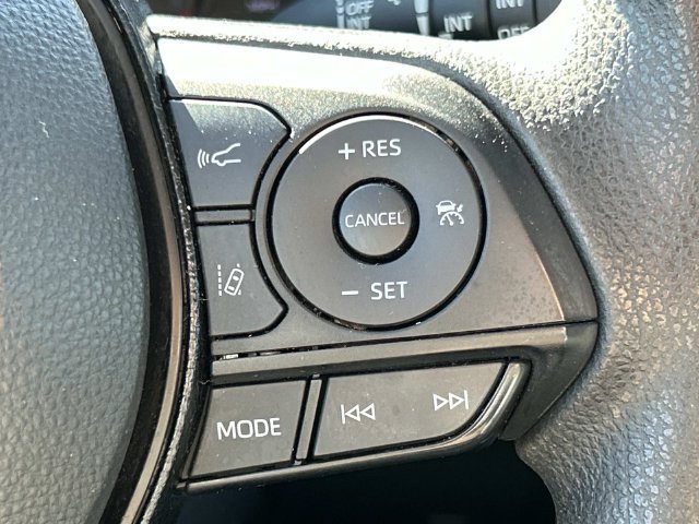 Used 2021 Toyota RAV4 XLE w/ Convenience Package FWD image 36