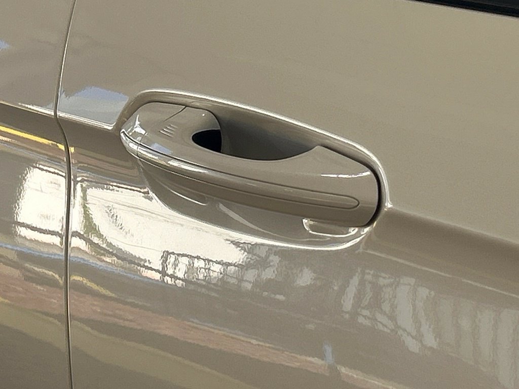 Certified 2021 Ford Edge ST-Line FWD image 21