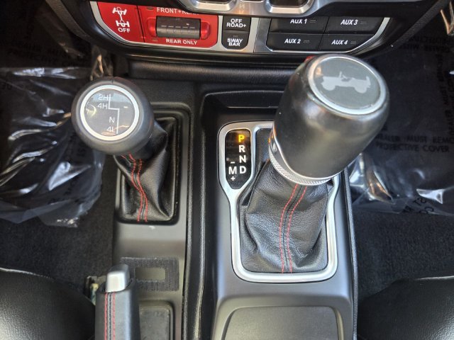 Used 2023 Jeep Wrangler Unlimited Rubicon w/ LED Lighting Group AWD/4WD image 29