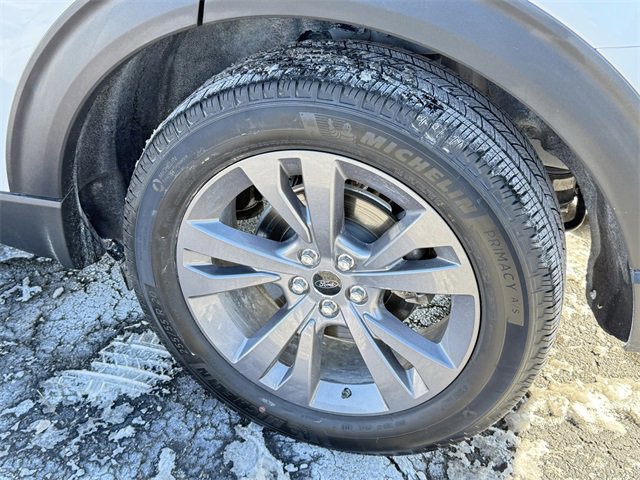 Certified 2023 Ford Explorer XLT w/ Equipment Group 202A image 5