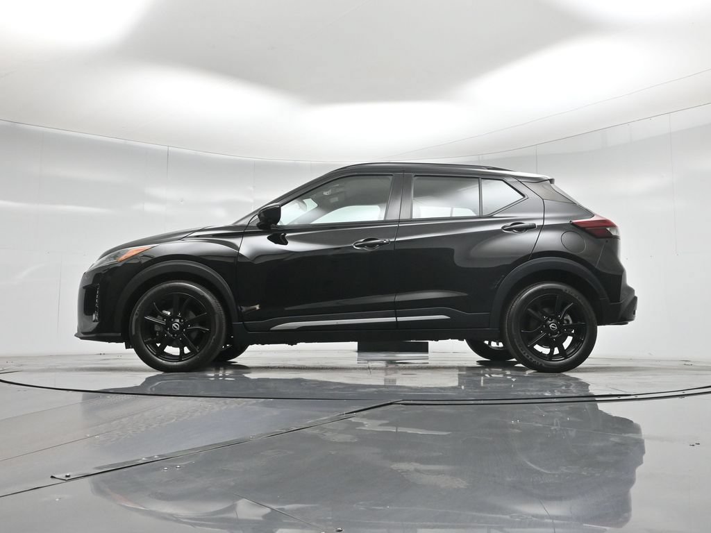 Used 2023 Nissan Kicks SR w/ SR Premium Package FWD image 52