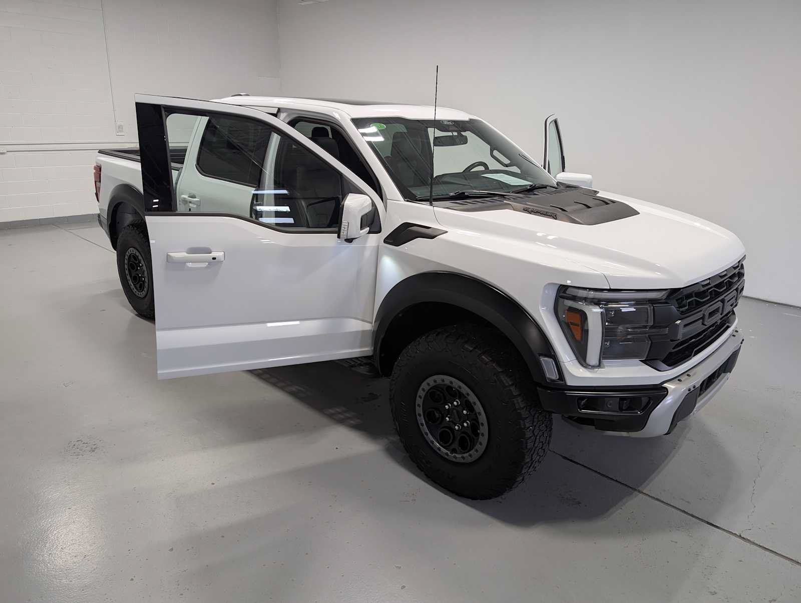 Certified 2024 Ford F150 Raptor AWD/4WD image 16
