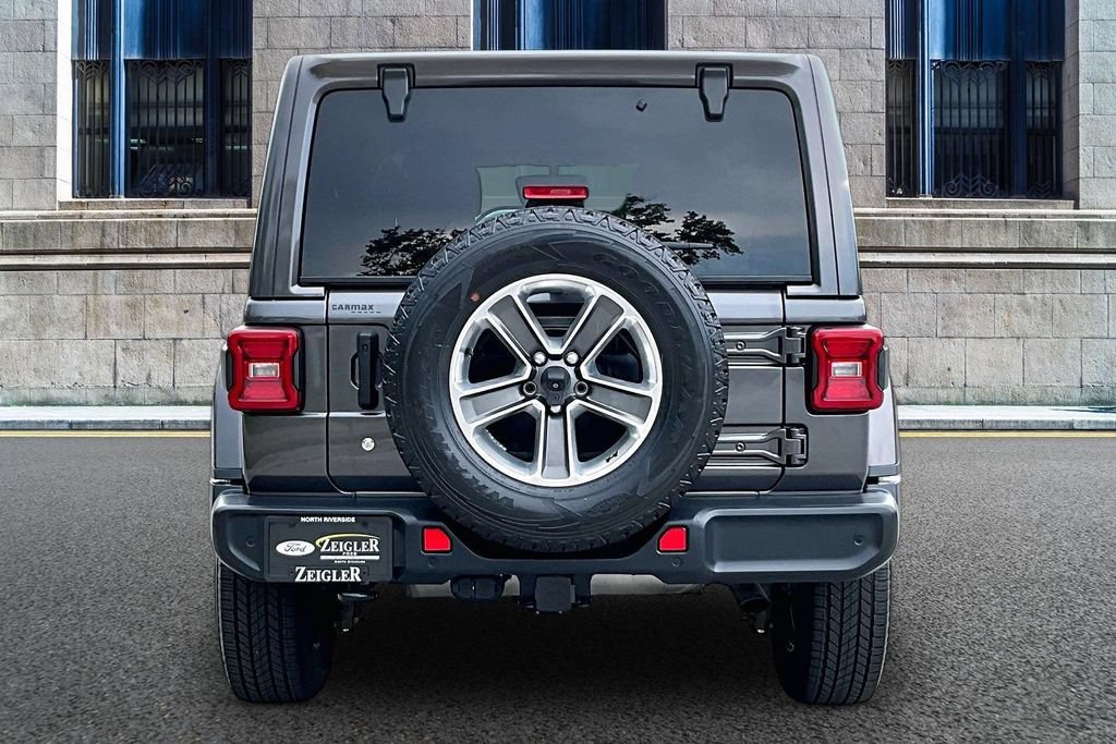 Used 2018 Jeep Wrangler Unlimited Sahara AWD/4WD image 4