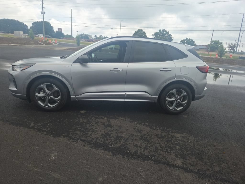 Certified 2023 Ford Escape ST-Line w/ Tech Pack #1 FWD image 7