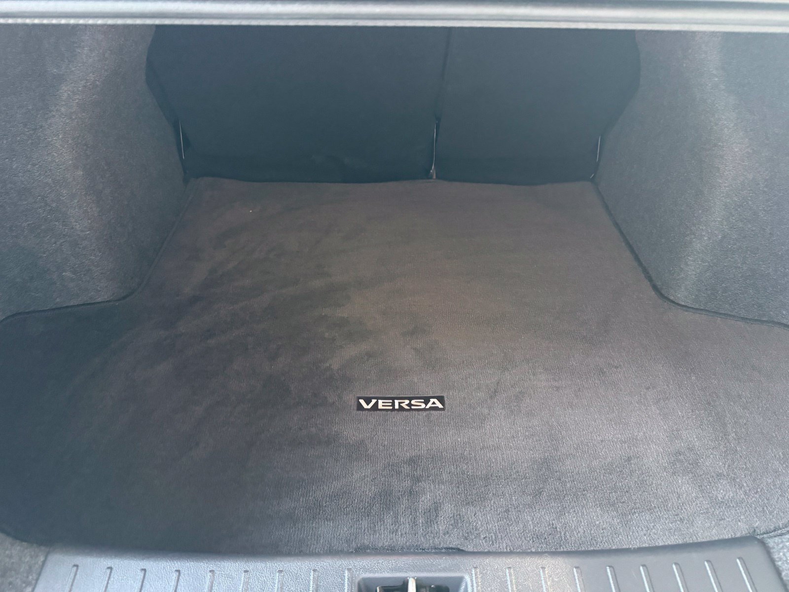 Used 2024 Nissan Versa SV FWD image 20
