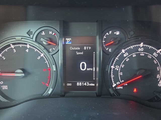 Used 2022 Toyota 4Runner SR5 Premium w/ Moonroof Package AWD/4WD image 23