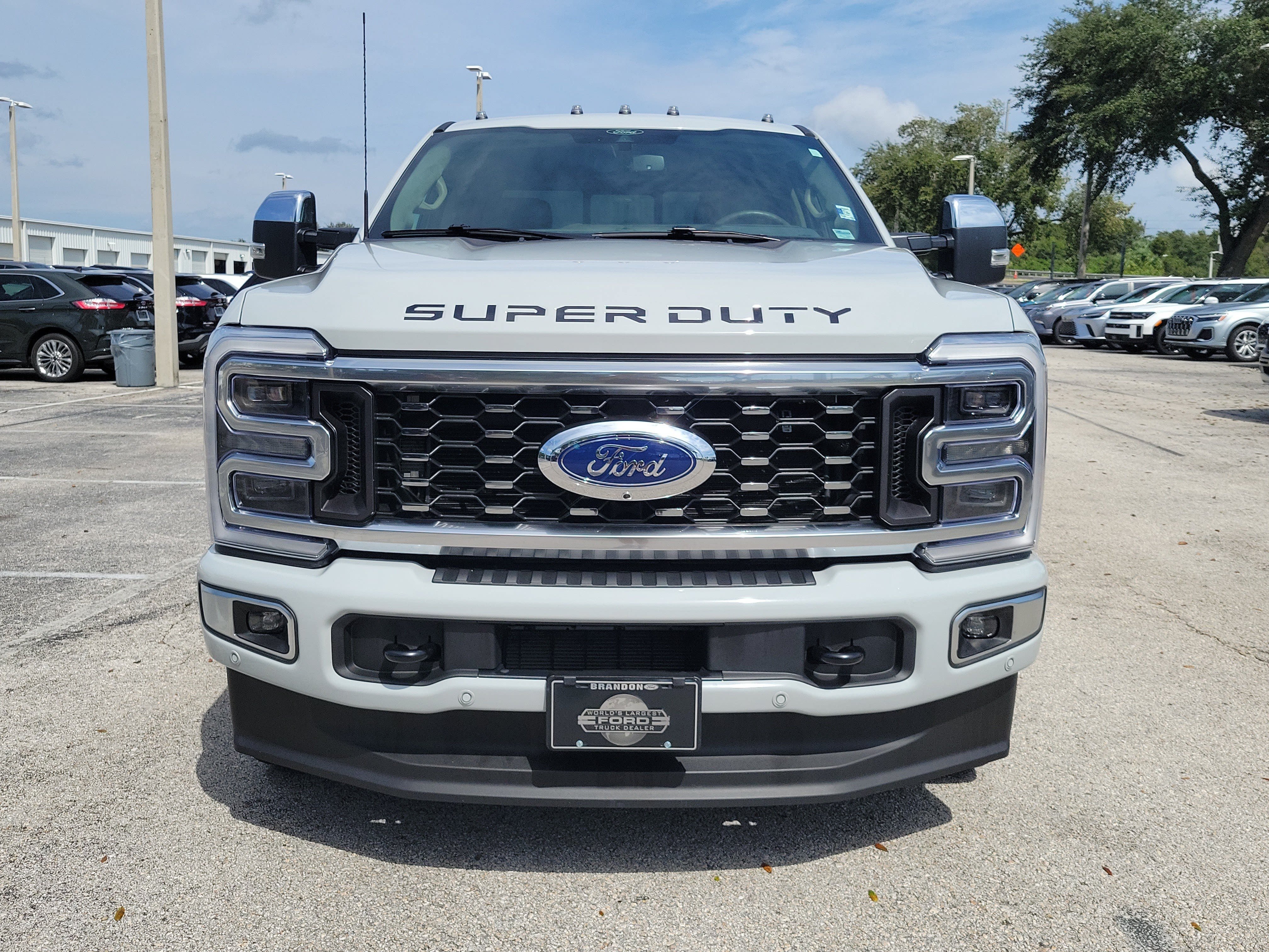 Certified 2025 Ford F350 Platinum w/ Platinum Plus Package AWD/4WD image 2
