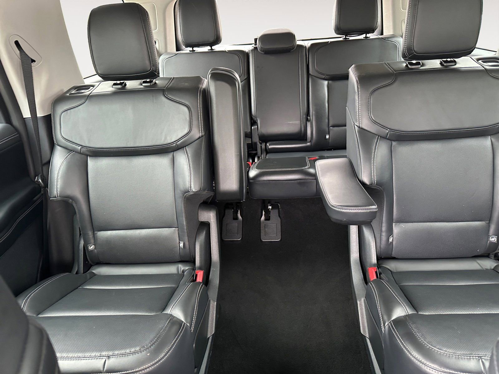 Certified 2025 Ford Expedition Platinum AWD/4WD image 13
