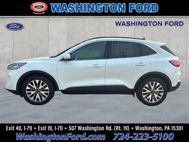 Certified 2022 Ford Escape Titanium AWD/4WD image 1