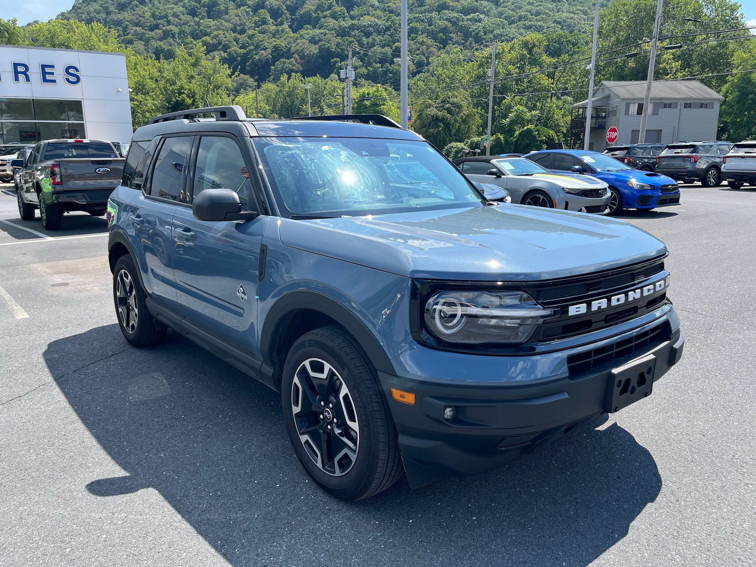 Certified 2024 Ford Bronco Sport Outer Banks w/ Tech Package AWD/4WD image 4