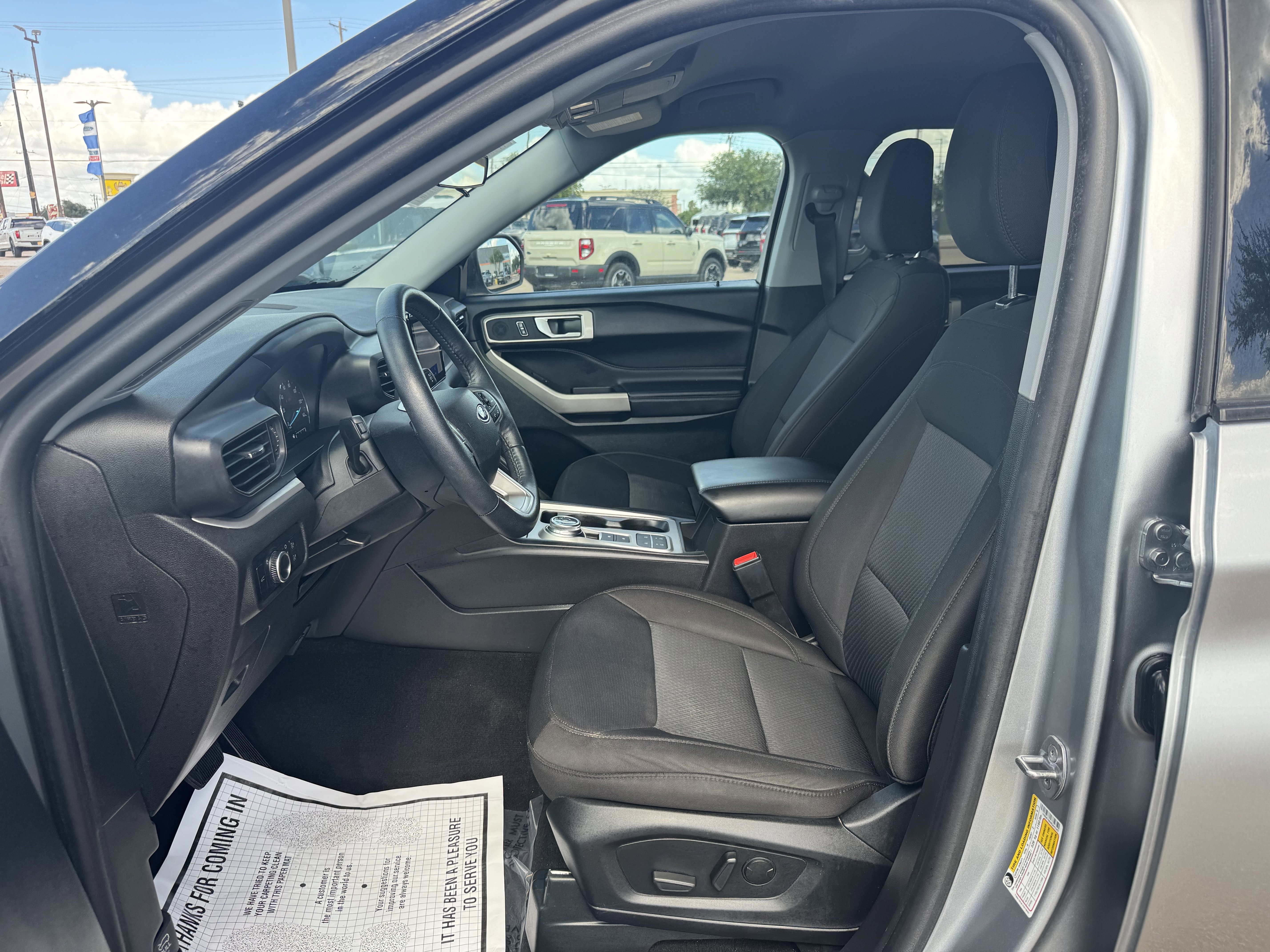 Certified 2024 Ford Explorer XLT RWD image 19