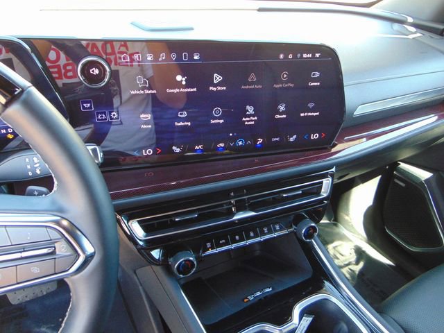 Used 2024 Chevrolet Traverse Z71 w/ Enhanced Driving Package AWD/4WD image 13