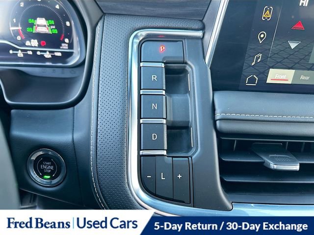 Used 2023 GMC Yukon XL SLT w/ SLT Luxury Package image 19