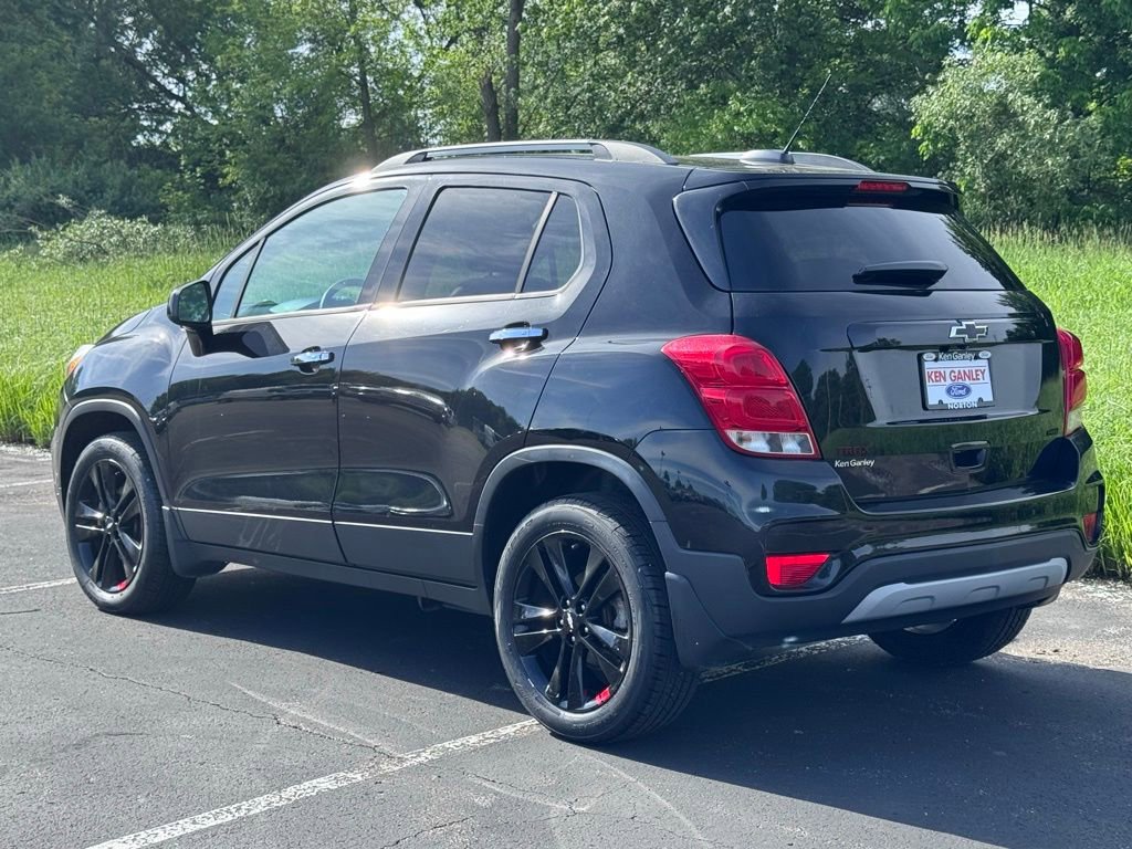 Used 2018 Chevrolet Trax LT w/ Redline Edition AWD/4WD image 13