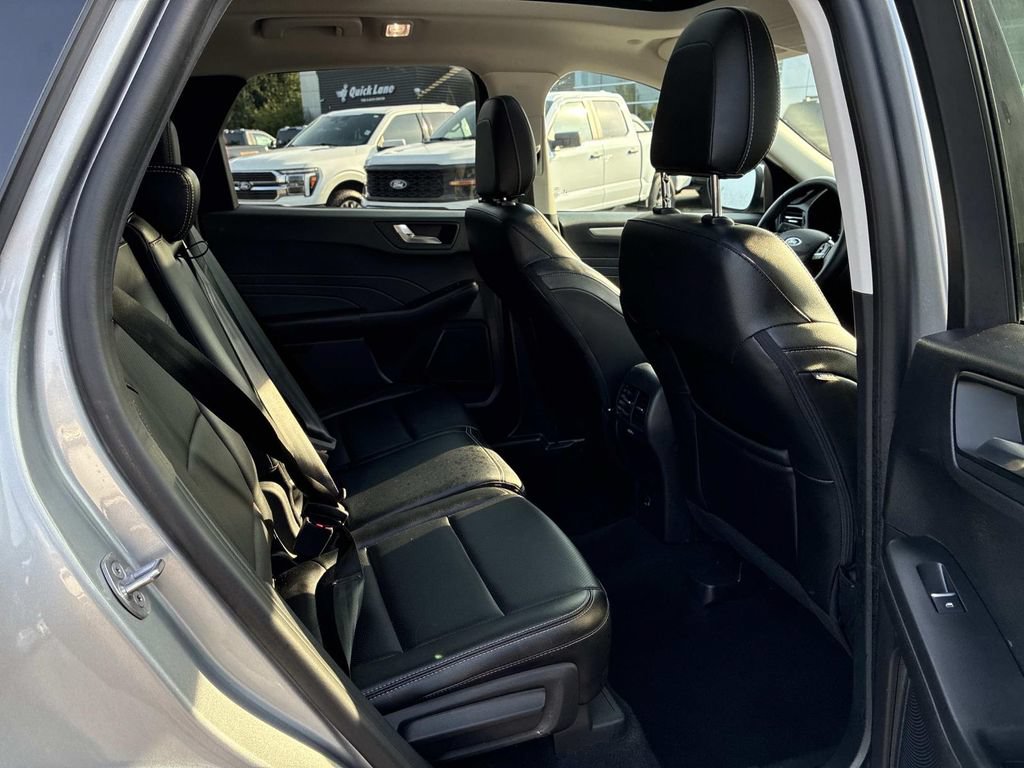 Certified 2022 Ford Escape SEL AWD/4WD image 10