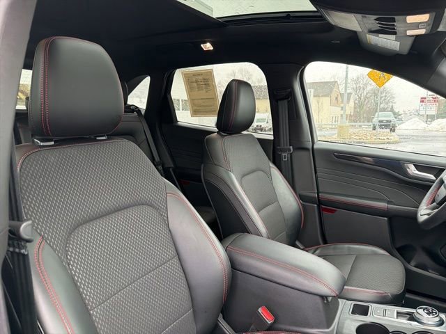 Certified 2023 Ford Escape ST-Line w/ Tech Pack #1 image 39