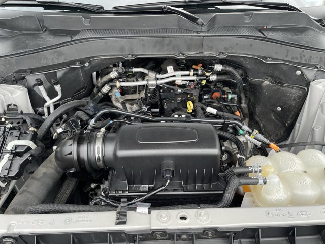 Certified 2023 Ford Explorer XLT w/ Equipment Group 202A AWD/4WD image 3