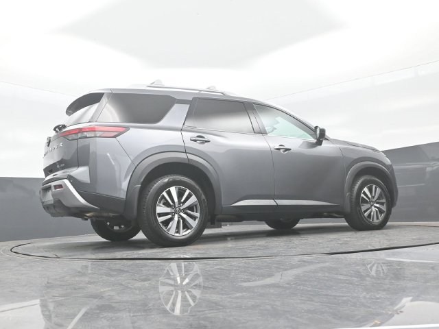 Used 2025 Nissan Pathfinder SL AWD/4WD image 23