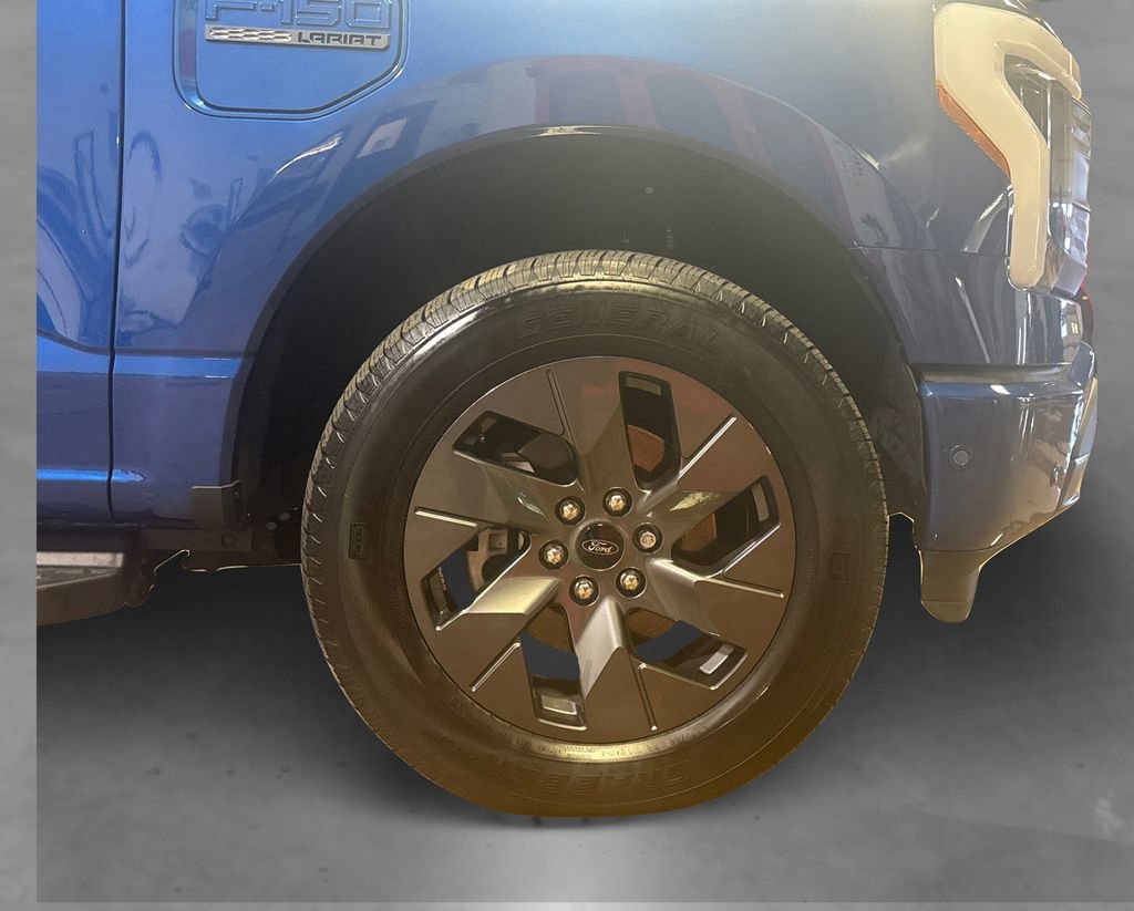 Certified 2022 Ford F150 Lightning Lariat w/ Max Trailer Tow Package image 21