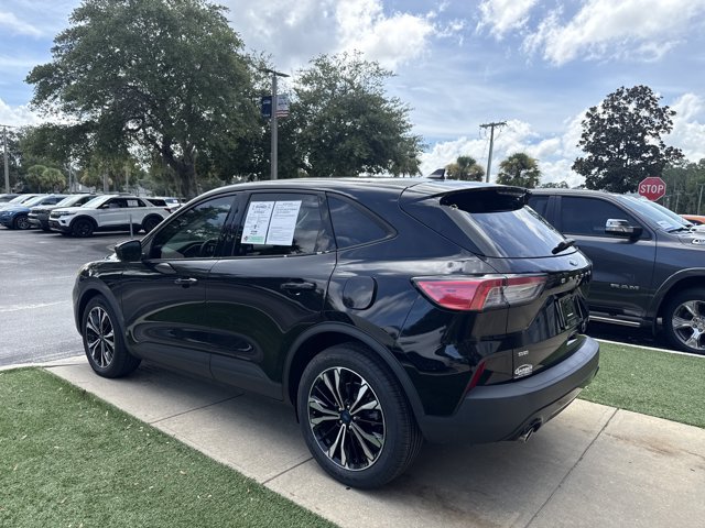 Certified 2021 Ford Escape SE w/ SE Sport Appearance Package FWD image 6