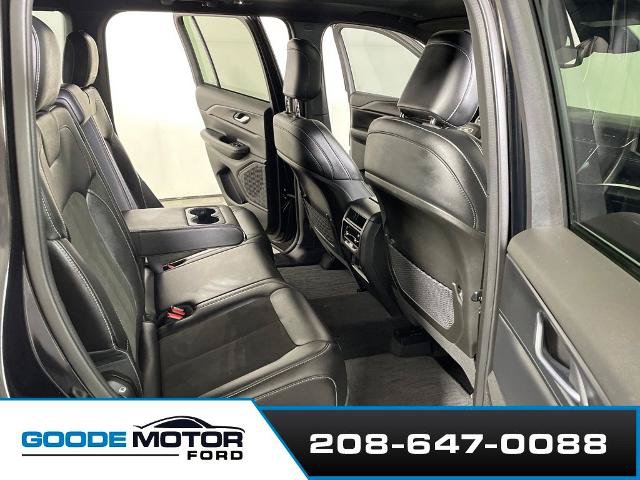 Used 2023 Jeep Grand Cherokee Altitude AWD/4WD image 22