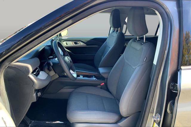 Certified 2025 Ford Explorer Active AWD/4WD image 9