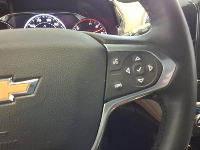 Used 2023 Chevrolet Traverse Premier FWD image 19
