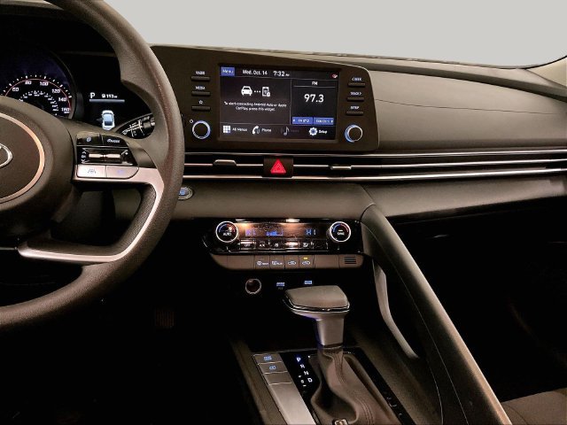 Used 2023 Hyundai Elantra SEL FWD image 6