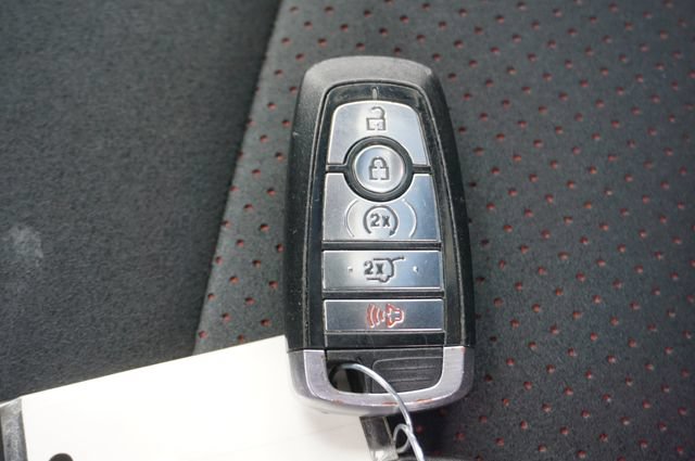 Certified 2019 Ford Explorer XLT w/ Equipment Group 202A FWD image 29