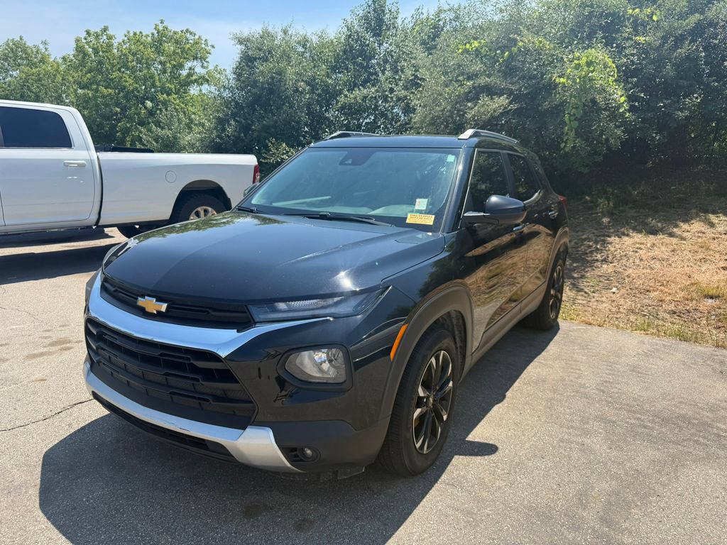 Used 2021 Chevrolet TrailBlazer LT w/ Convenience Package FWD image 3