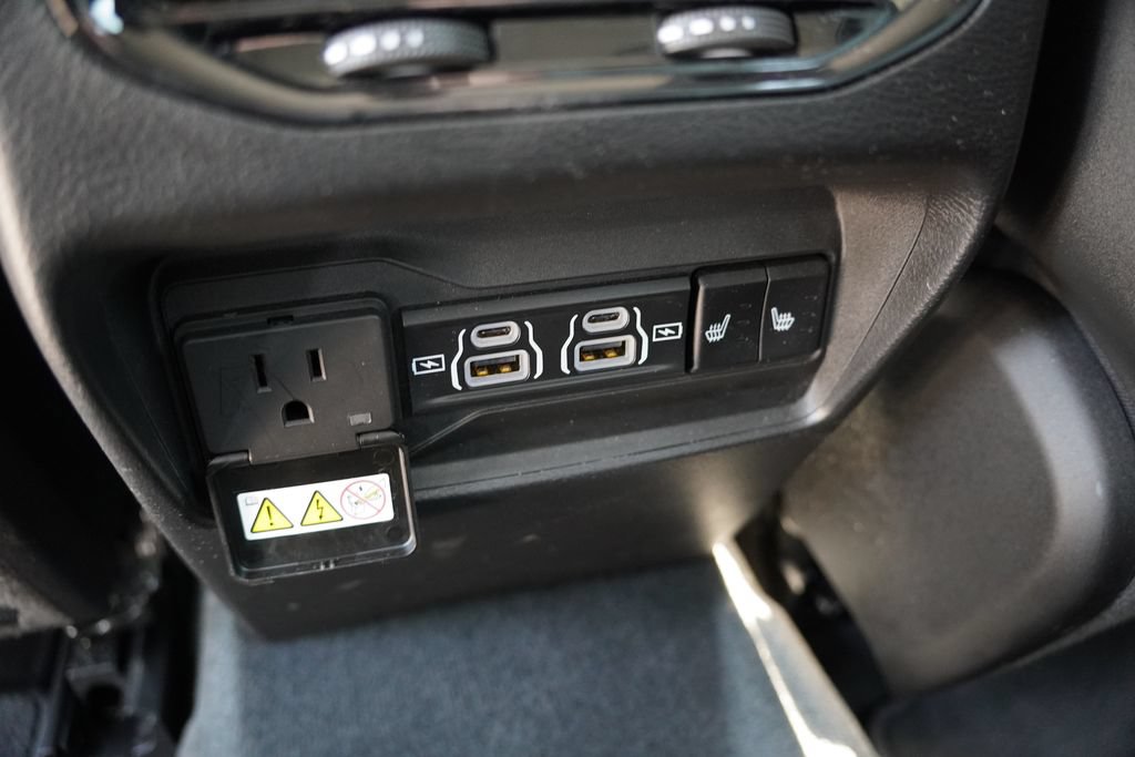 Used 2023 Jeep Grand Cherokee Limited AWD/4WD image 18