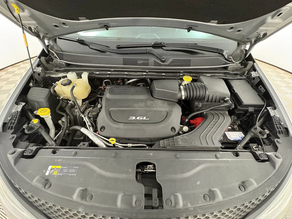 Used 2018 Chrysler Pacifica Touring Plus w/ S Appearance Package FWD image 32