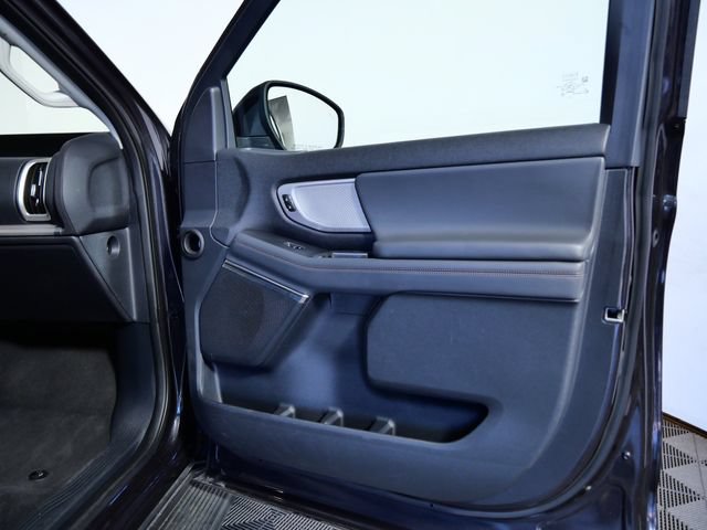 Certified 2025 Ford Expedition Active AWD/4WD image 9