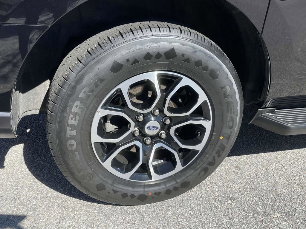 Certified 2024 Ford Expedition Max XLT image 7