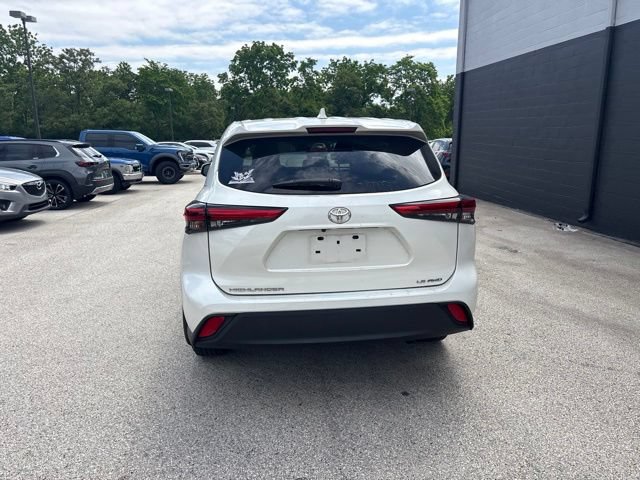 Used 2021 Toyota Highlander LE AWD/4WD image 27