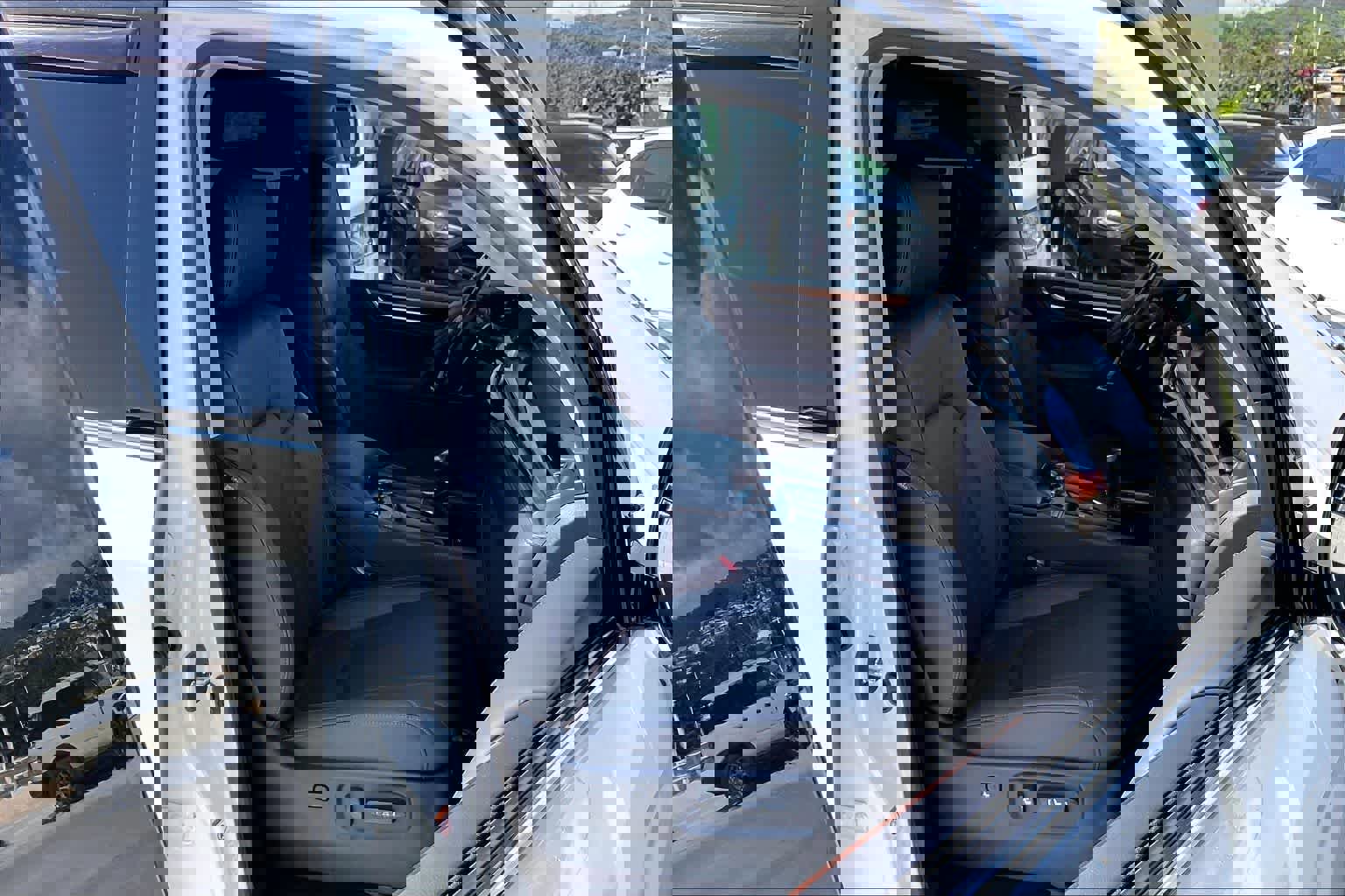 Used 2019 Lexus LX 570 4WD image 15