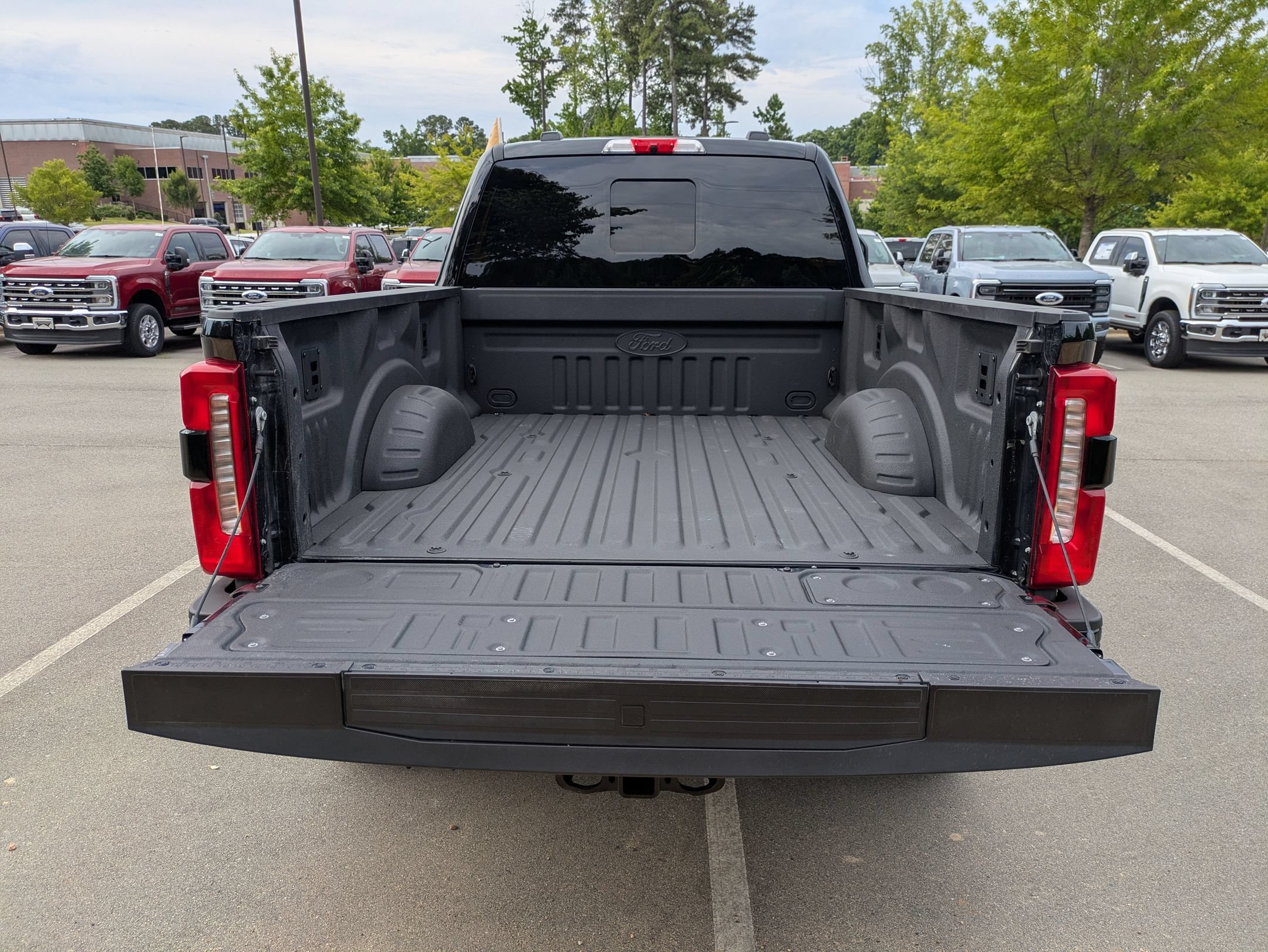 Certified 2026 Ford F250 Lariat w/ Tremor Off-Road Package AWD/4WD image 37